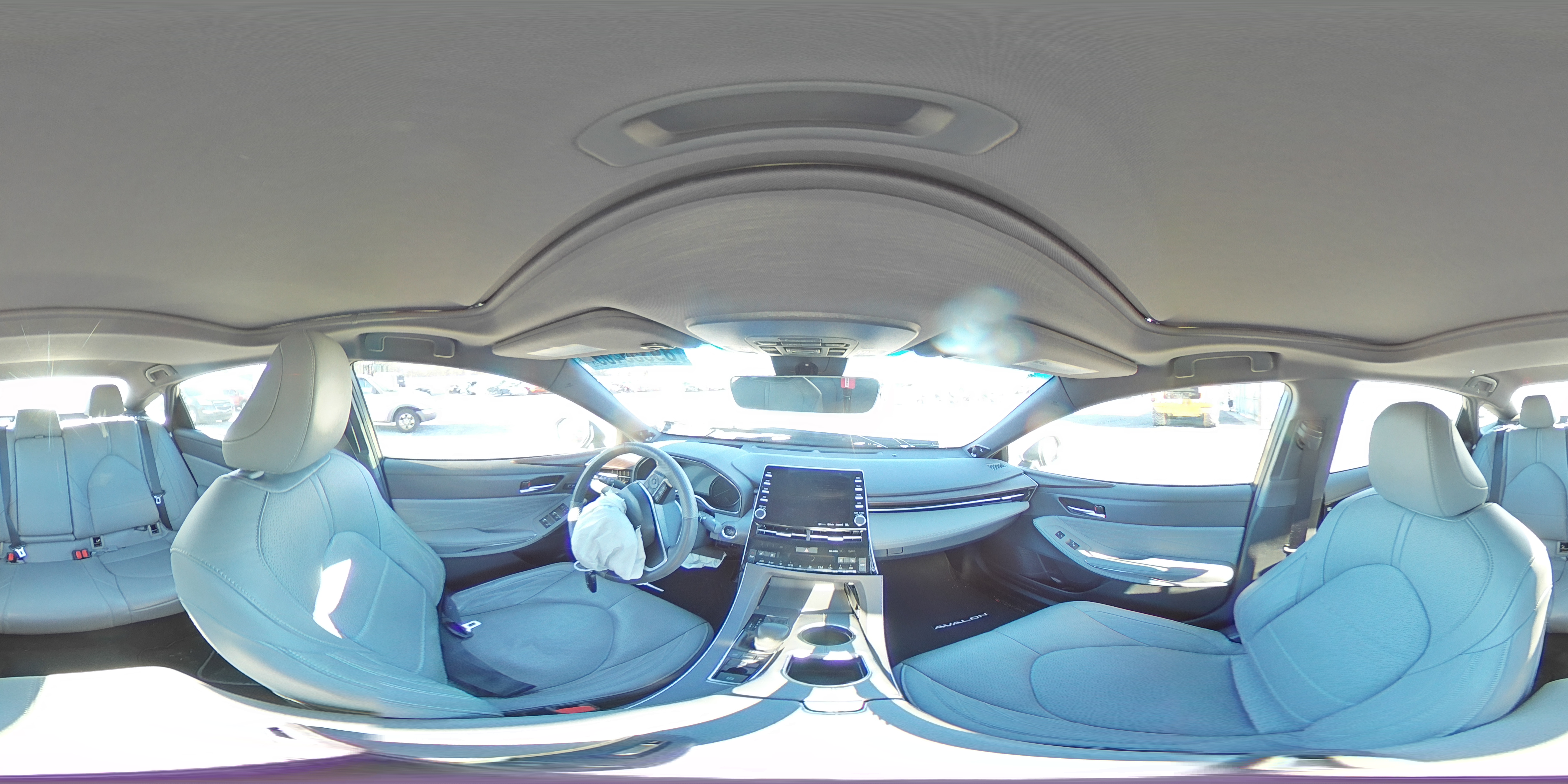 2020 Toyota Avalon - Image 13