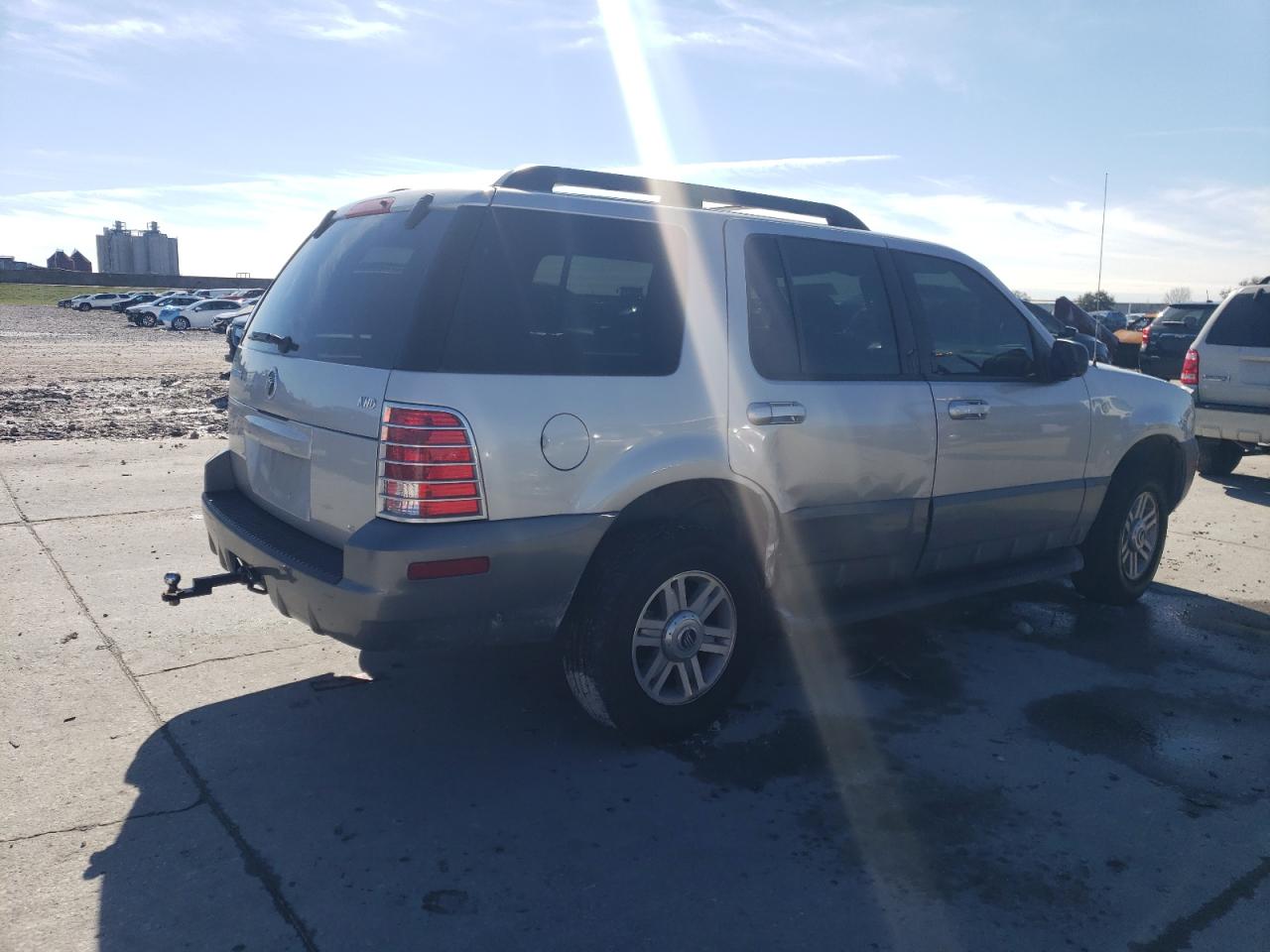 2005 Mercury Mountaineer - Image 3