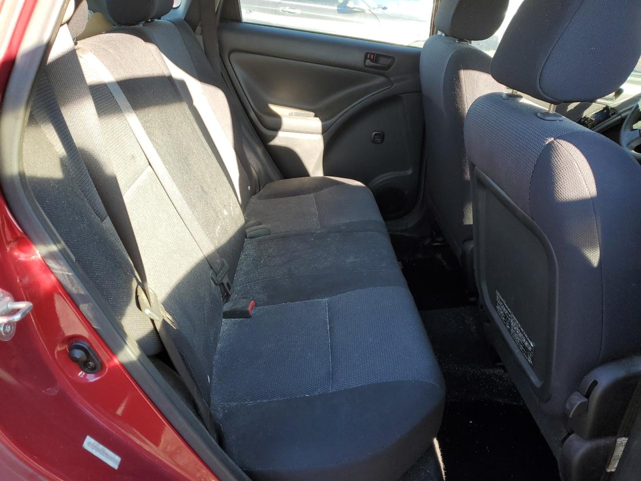2005 Pontiac Vibe - Image 11