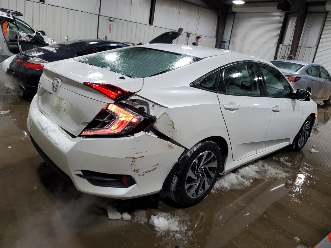 VIN 19XFC2F79GE201897 2016 HONDA CIVIC no.3