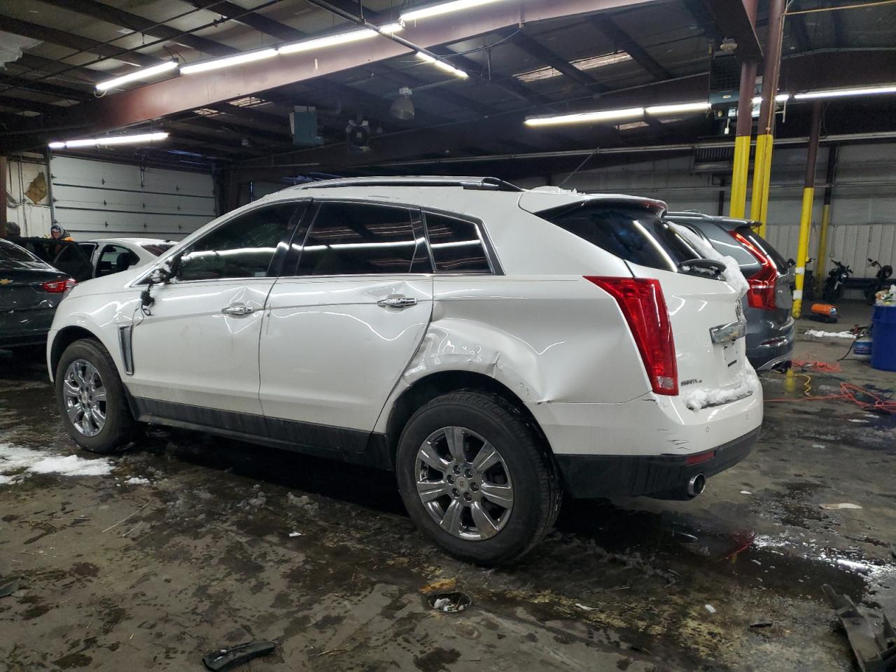 2015 Cadillac SRX - Image 2