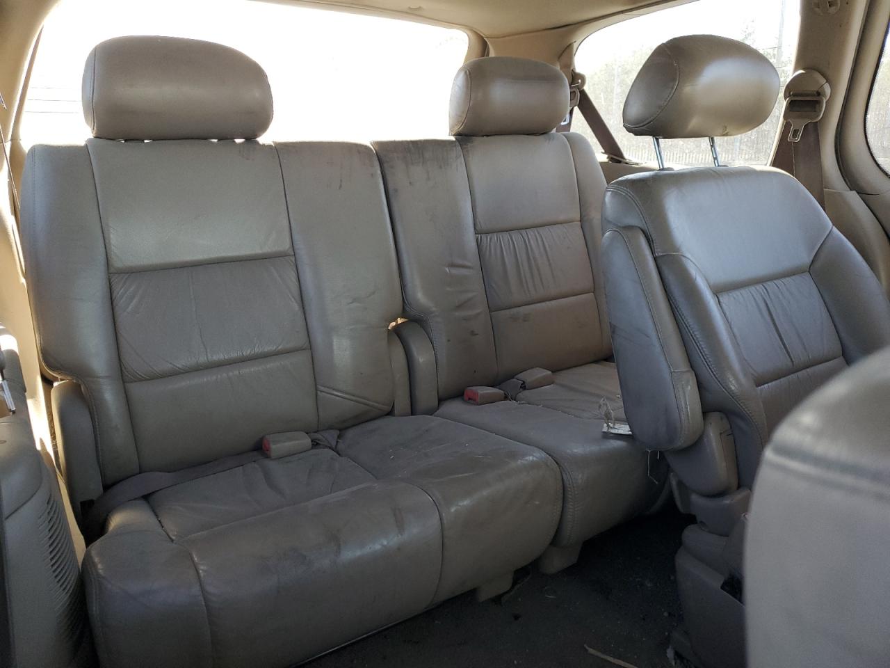 2001 Toyota Sienna - Image 11