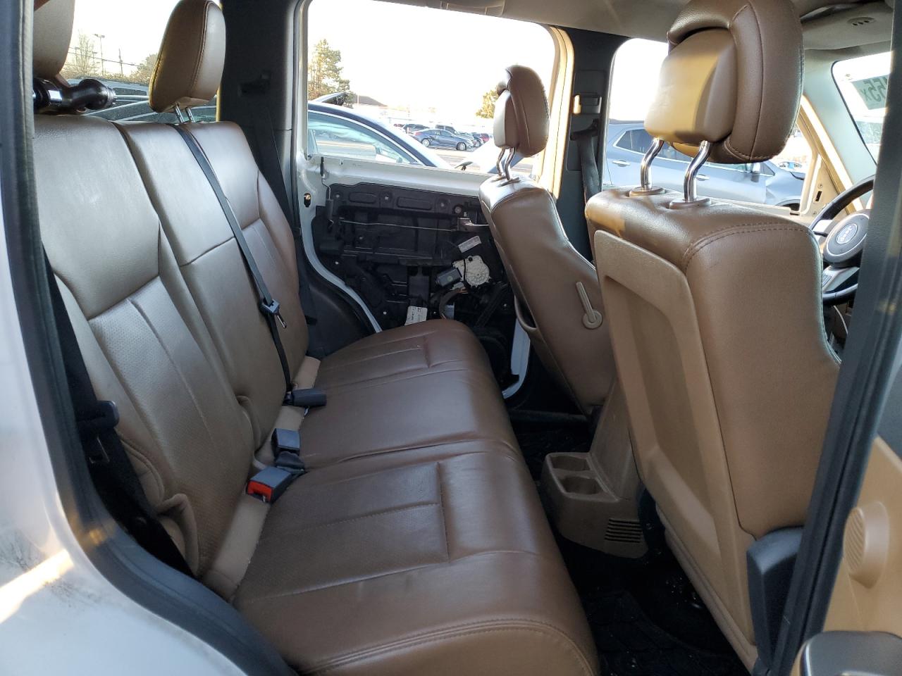 2012 Jeep Liberty (North America) - Image 11