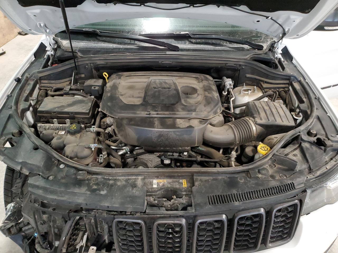 2021 Jeep Grand Cherokee - Image 14