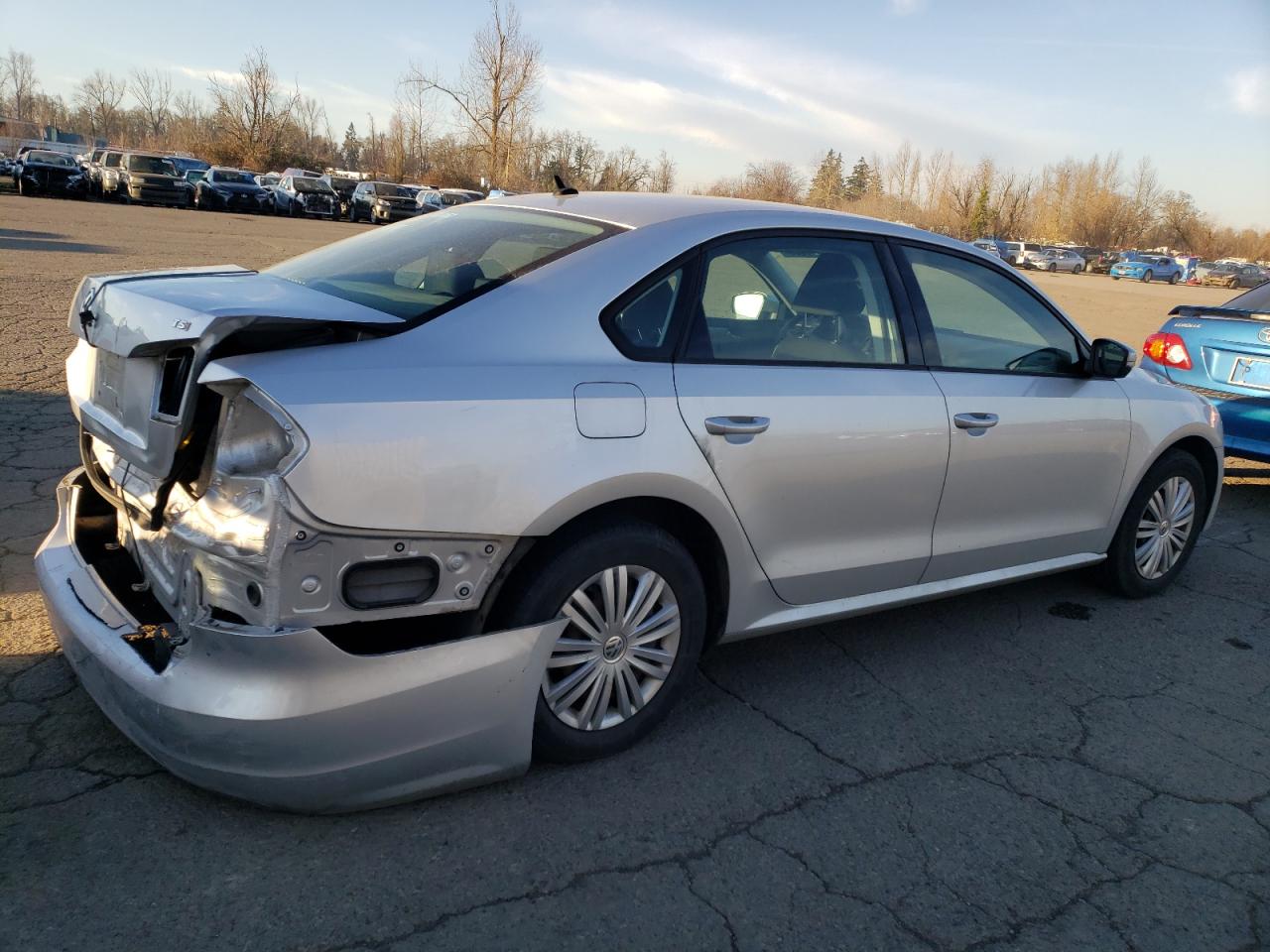 2015 Volkswagen Passat - Image 3