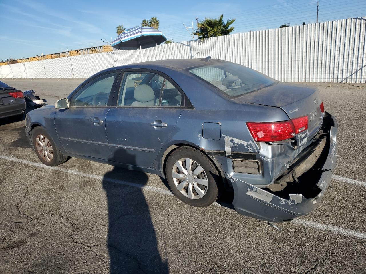 2009 Hyundai Sonata - Image 2