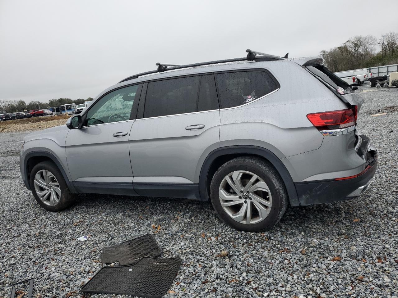 2021 Volkswagen Atlas - Image 2