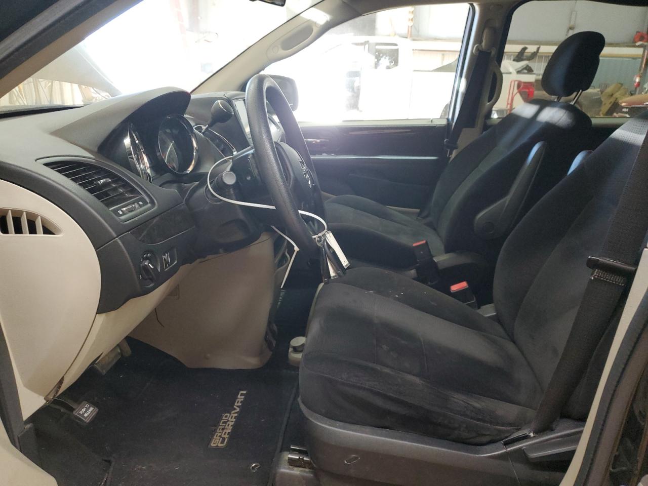 2013 Dodge Caravan - Image 7