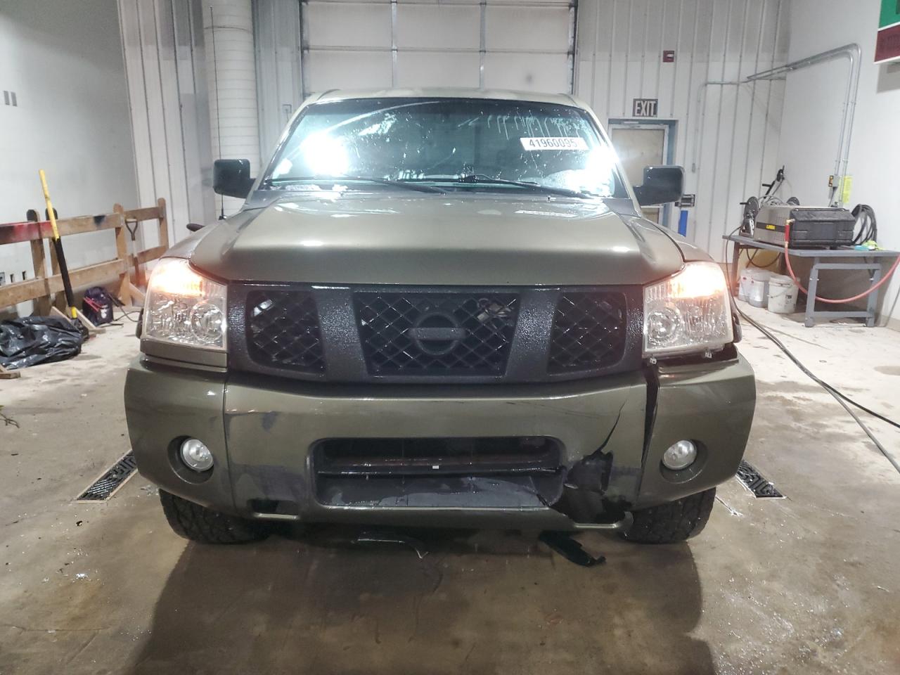2004 Nissan Titan - Image 5
