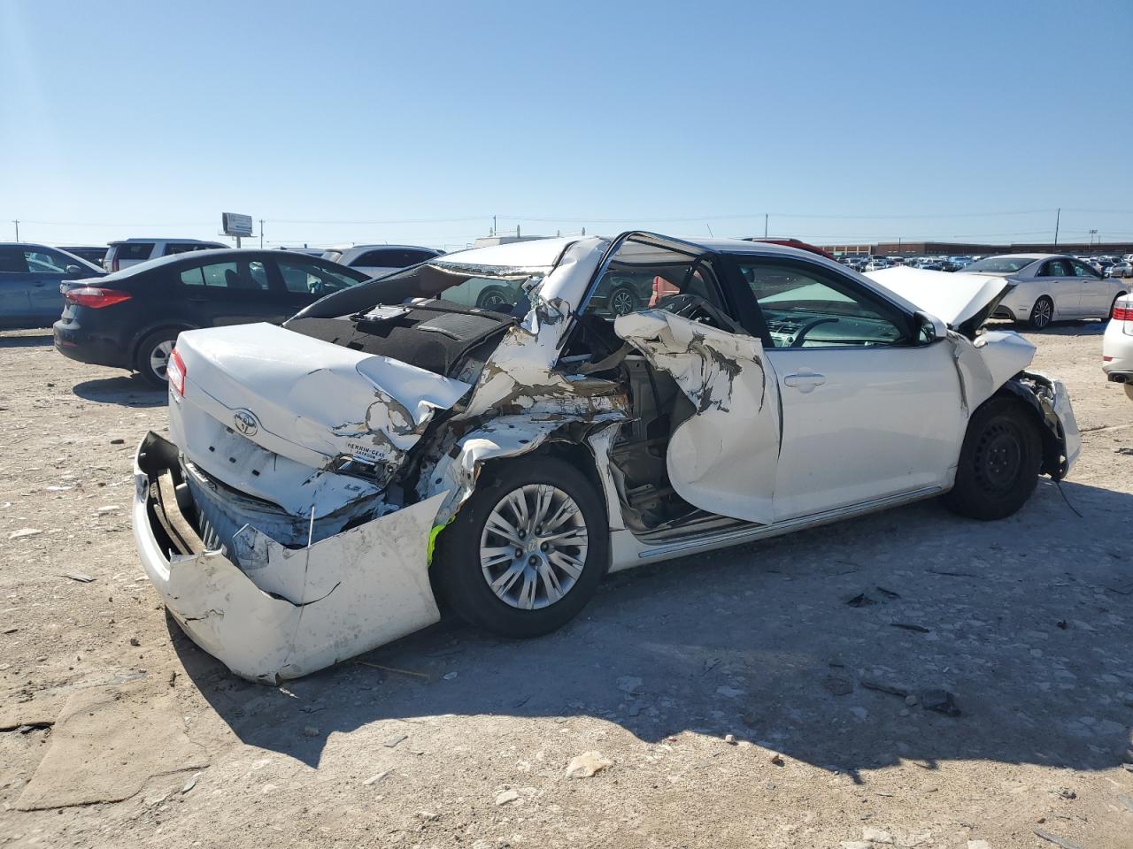 2014 Toyota Camry - Image 3