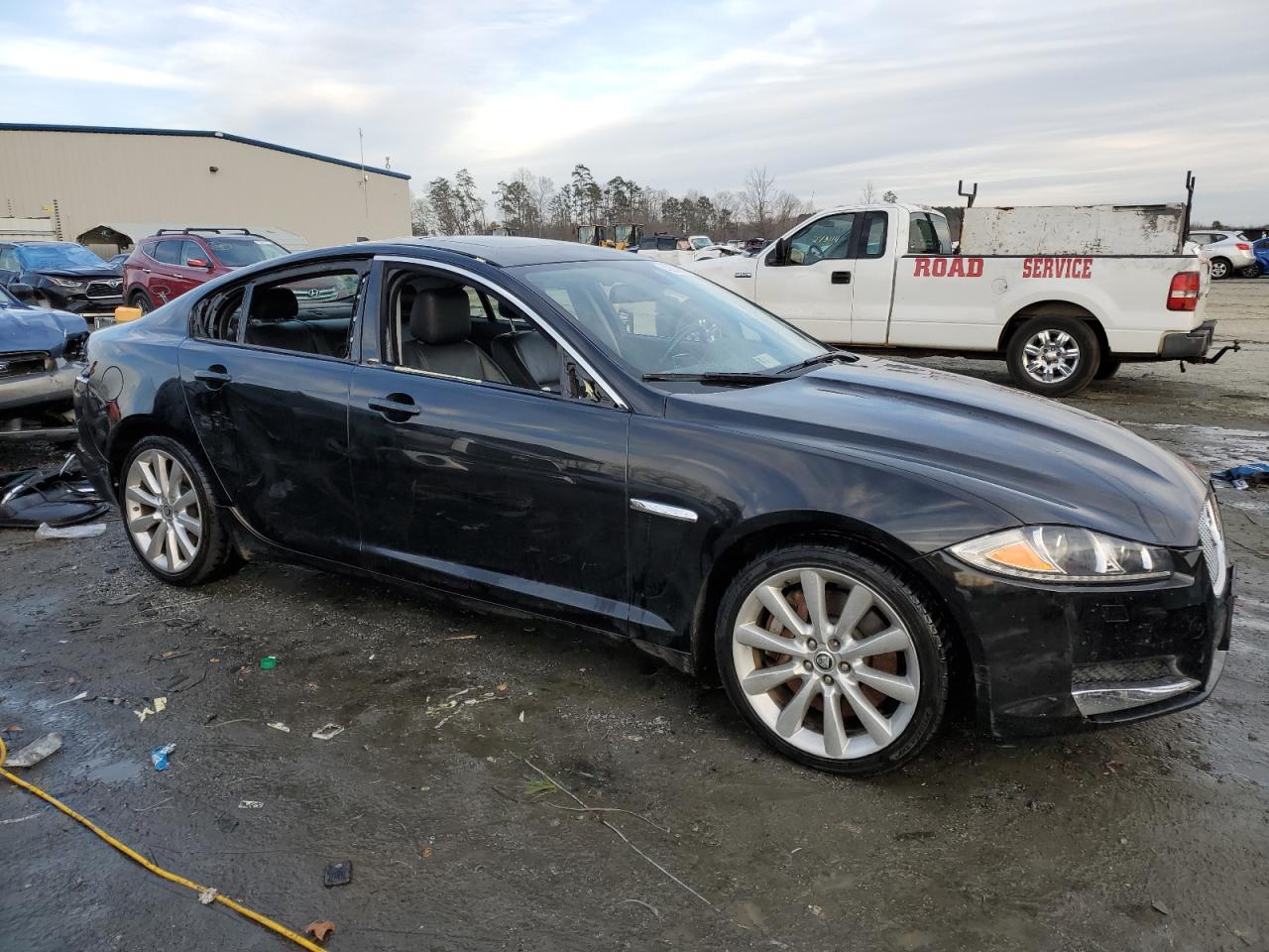 2013 Jaguar XF - Image 4