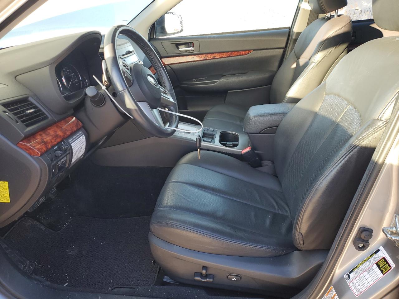 2011 Subaru Outback - Image 7