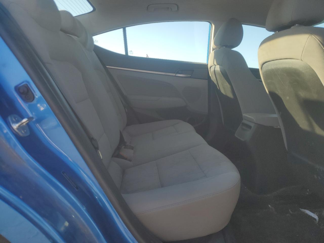 2018 Hyundai Elantra - Image 11