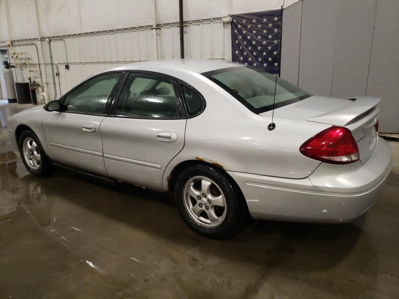 2006 Ford Taurus - Image 2