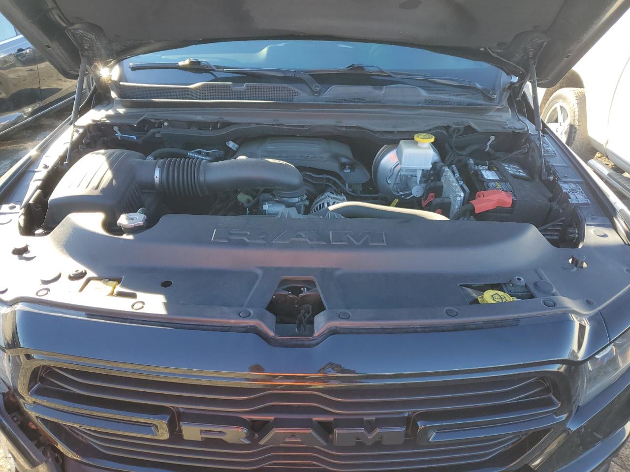 2021 RAM 1500 - Image 12