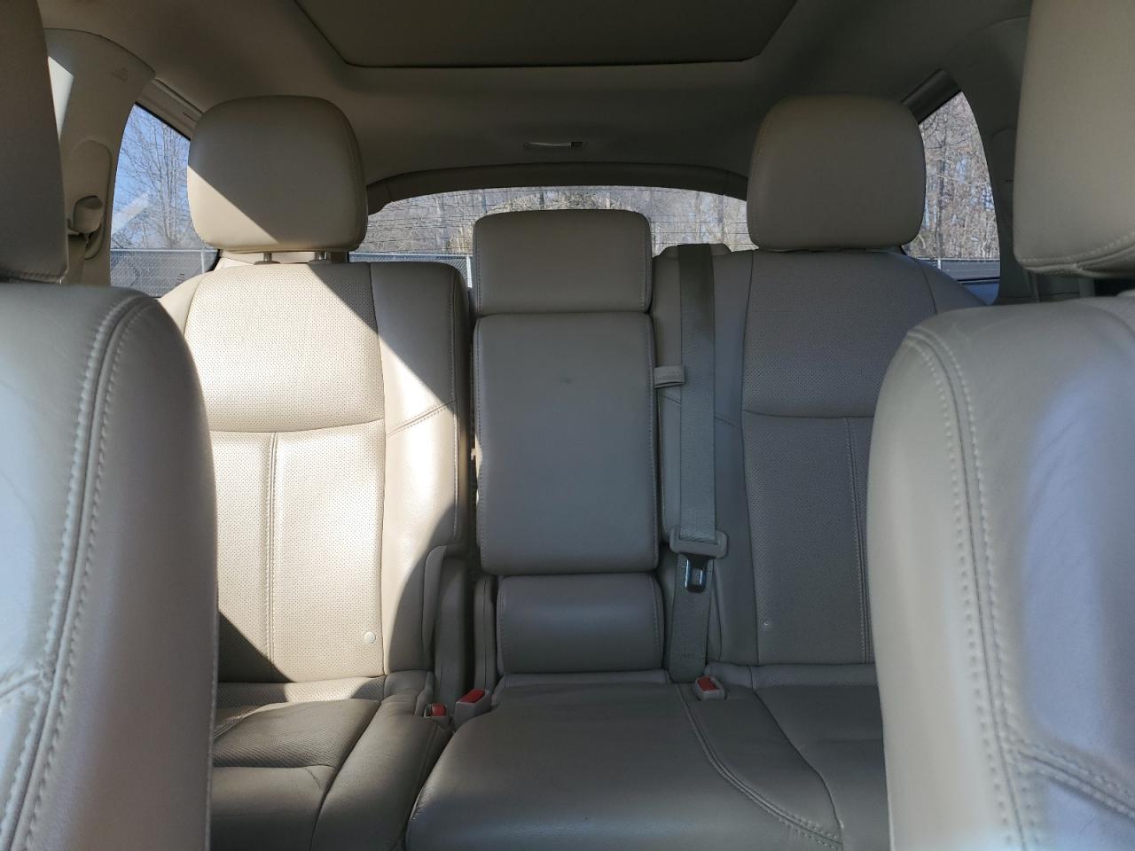 2013 Nissan Pathfinder - Image 10