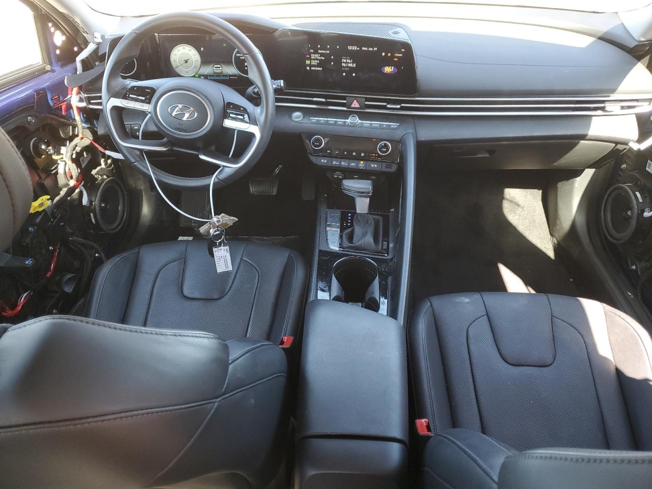 2023 Hyundai Elantra - Image 8