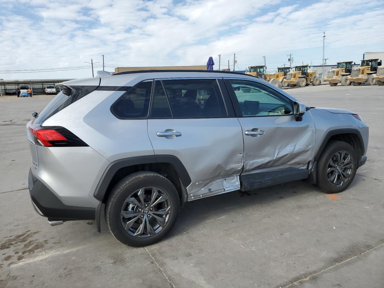 2023 Toyota RAV 4 - Image 3