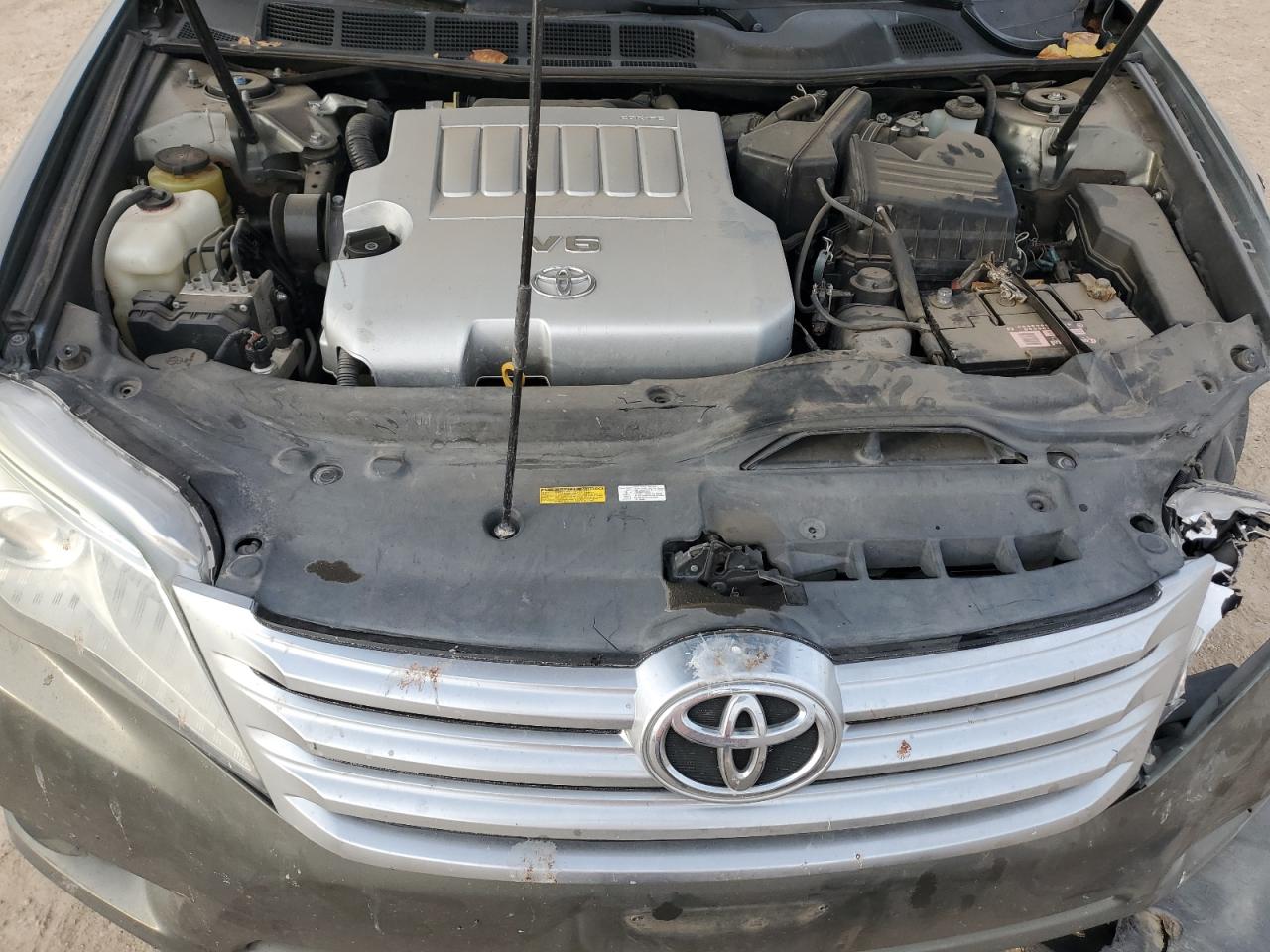 2011 Toyota Avalon - Image 13