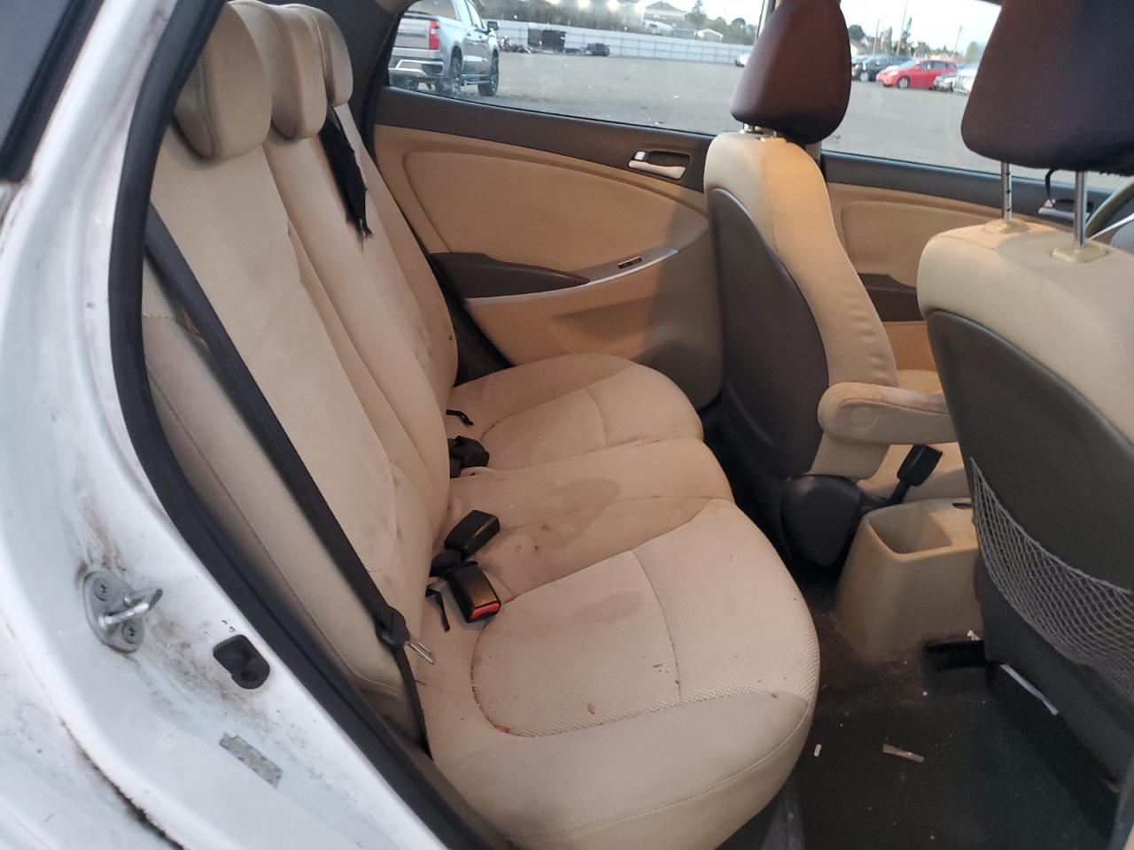 2014 Hyundai Accent - Image 10