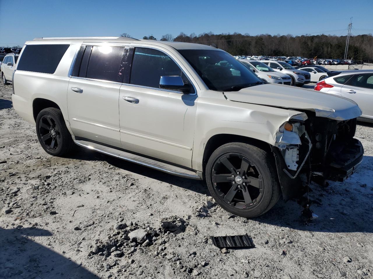 2015 Chevrolet Suburban - Image 4