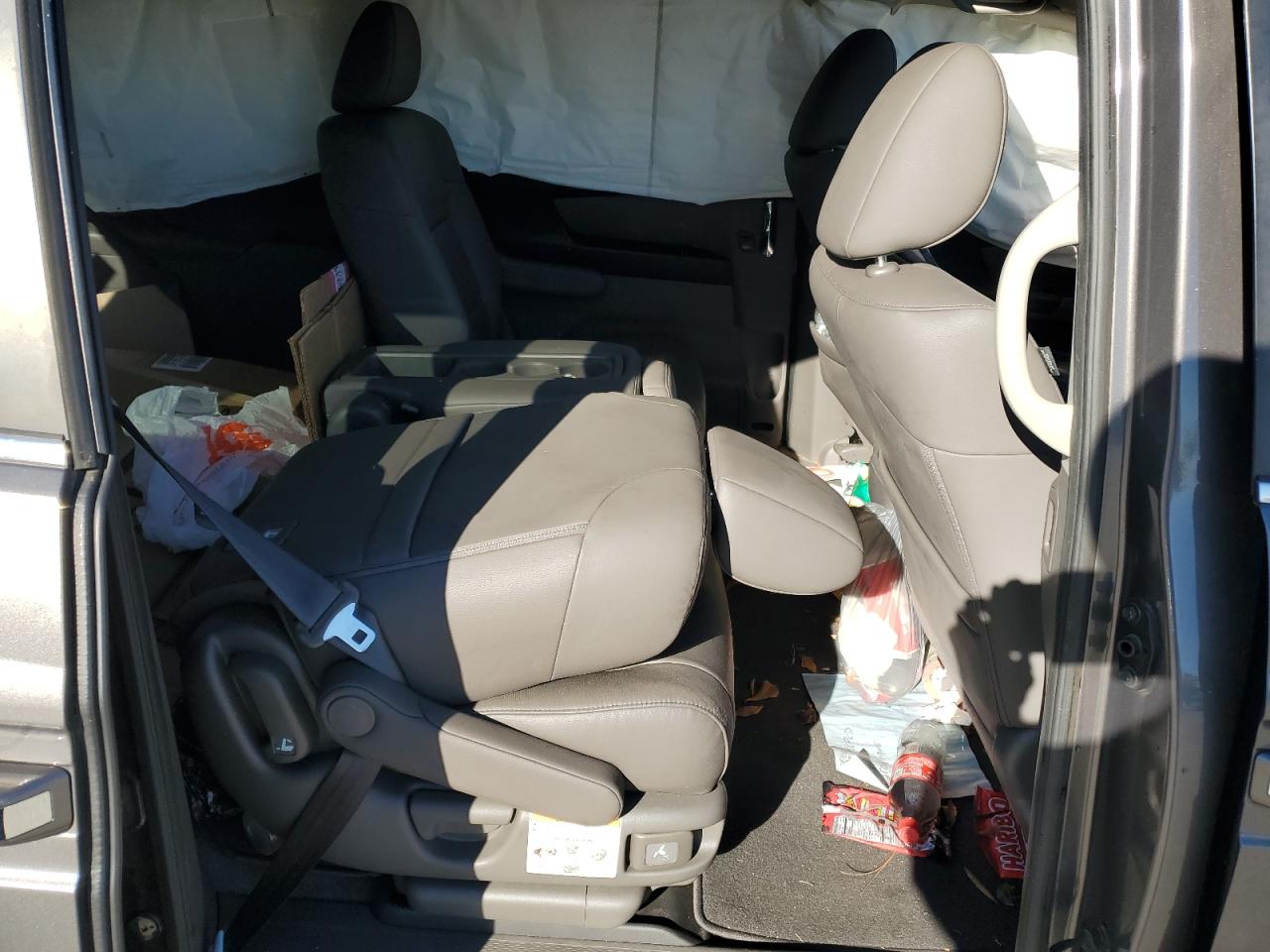 2015 Honda Odyssey - Image 11