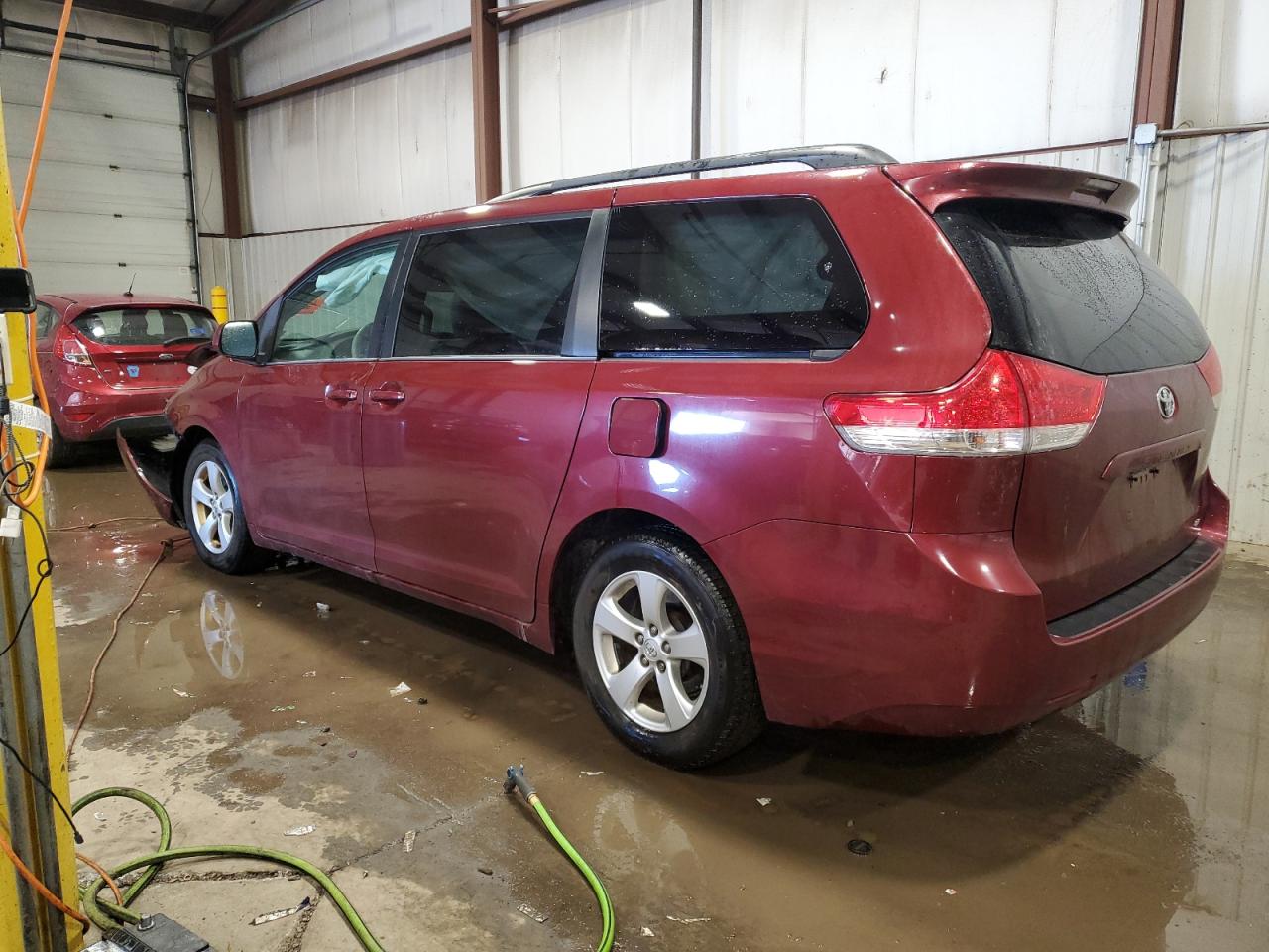 2013 Toyota Sienna - Image 2