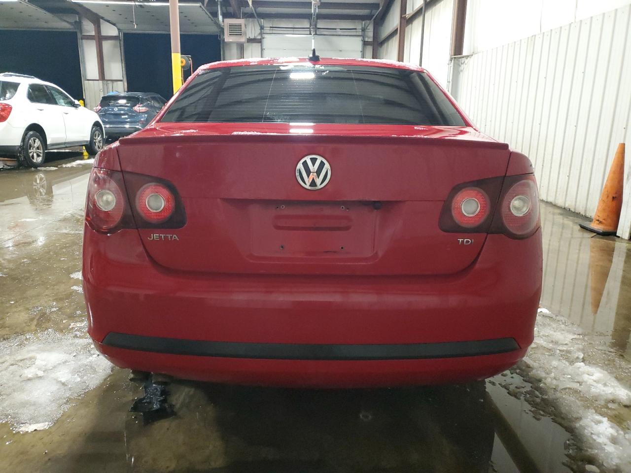 2010 Volkswagen Jetta - Image 6