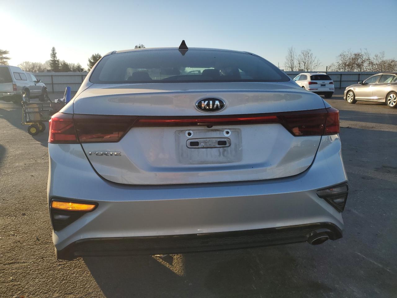 VIN 3KPF24AD0KE090693 2019 KIA FORTE no.6