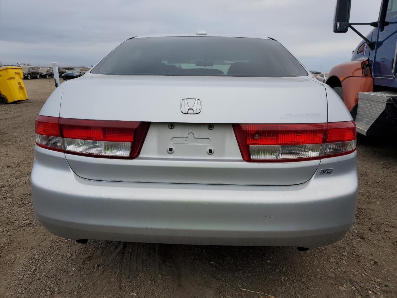 2004 Honda Accord - Image 6