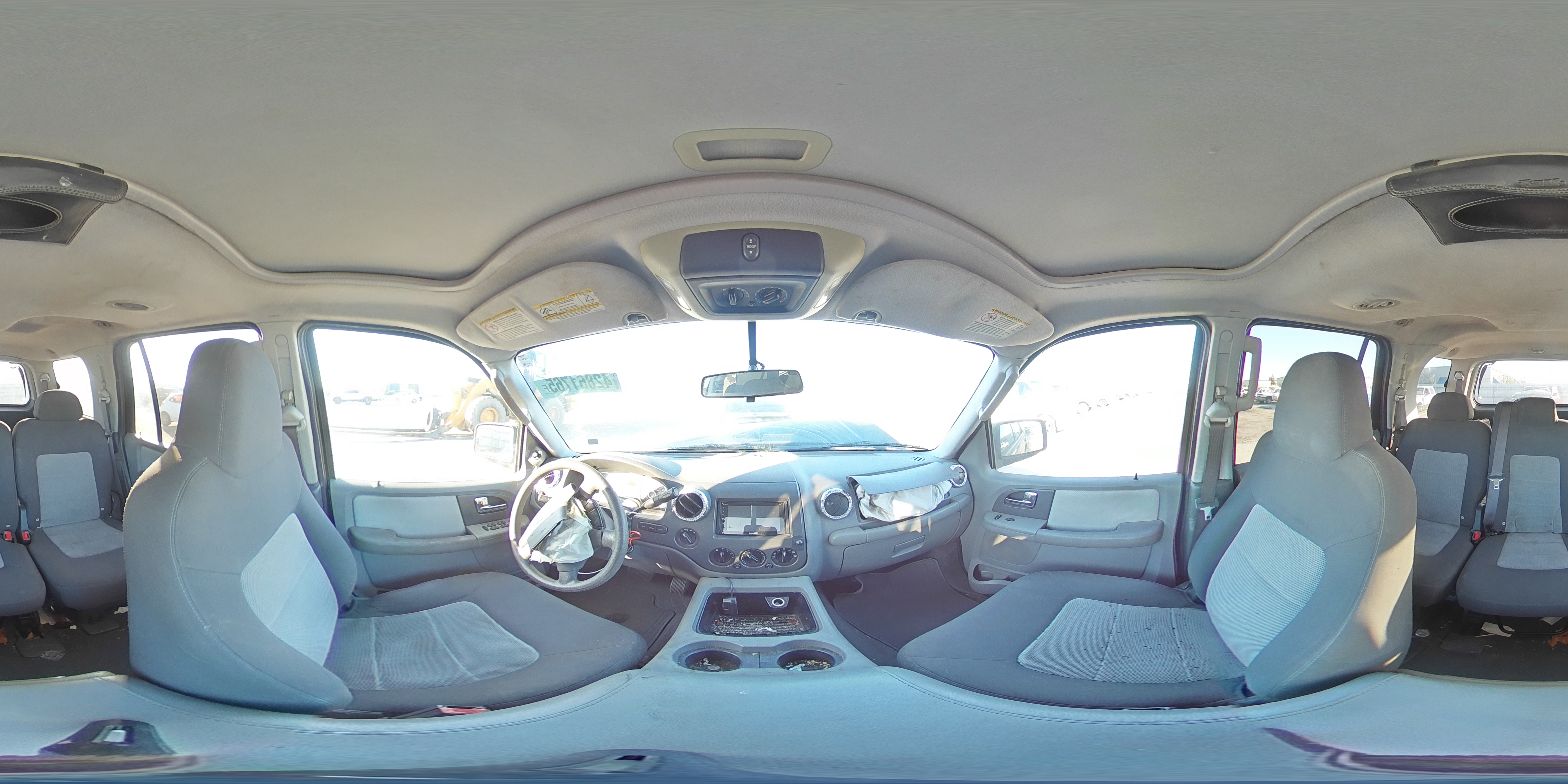 2006 Ford Expedition - Image 13