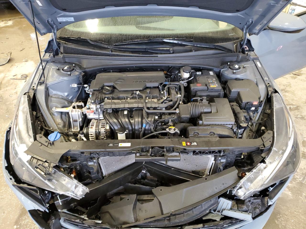 2023 Hyundai Elantra - Image 11