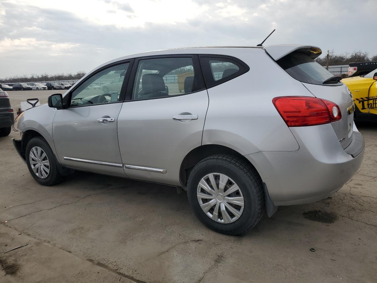 2011 Nissan Rogue - Image 2