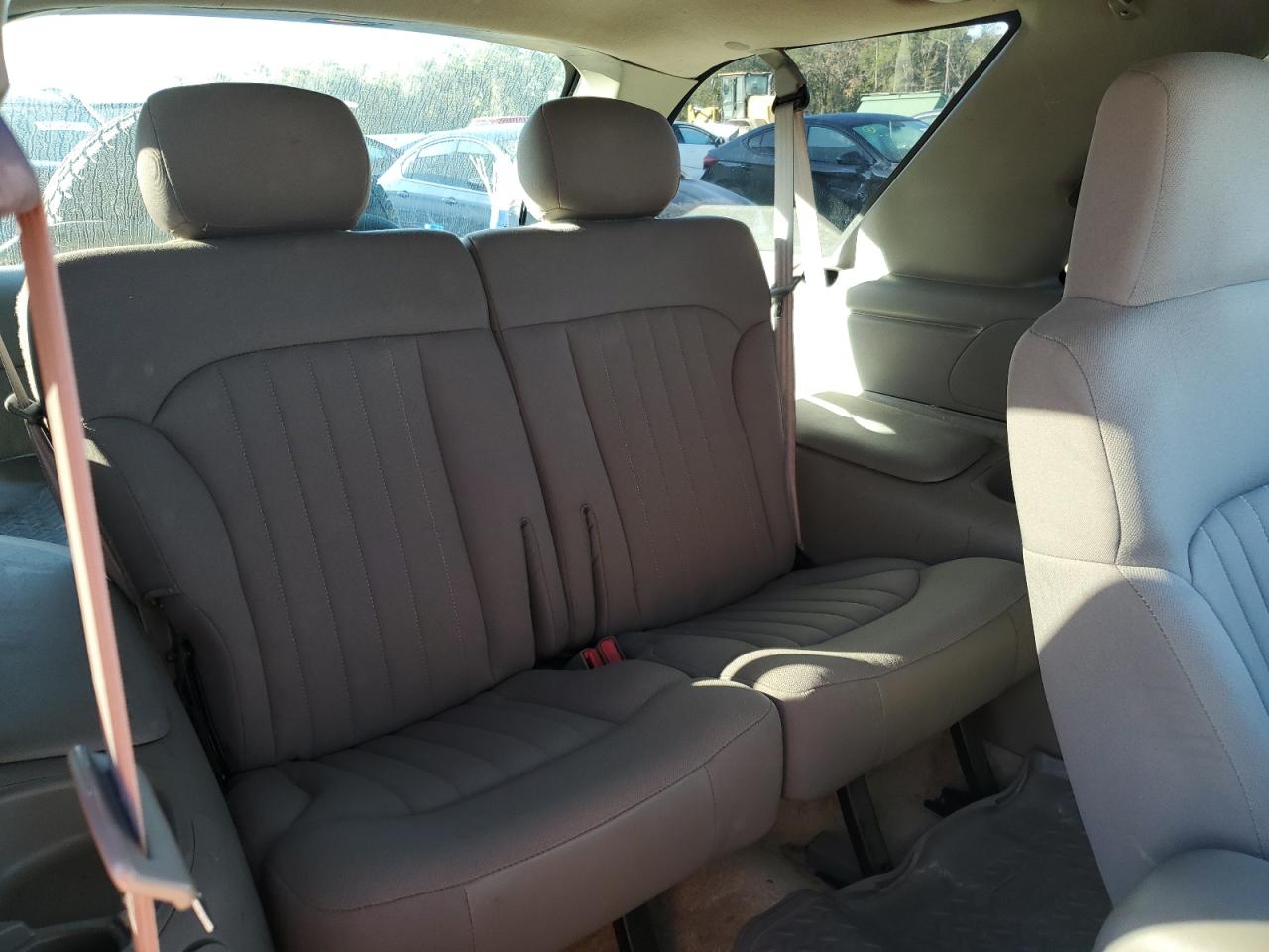 2004 Chevrolet Blazer - Image 10