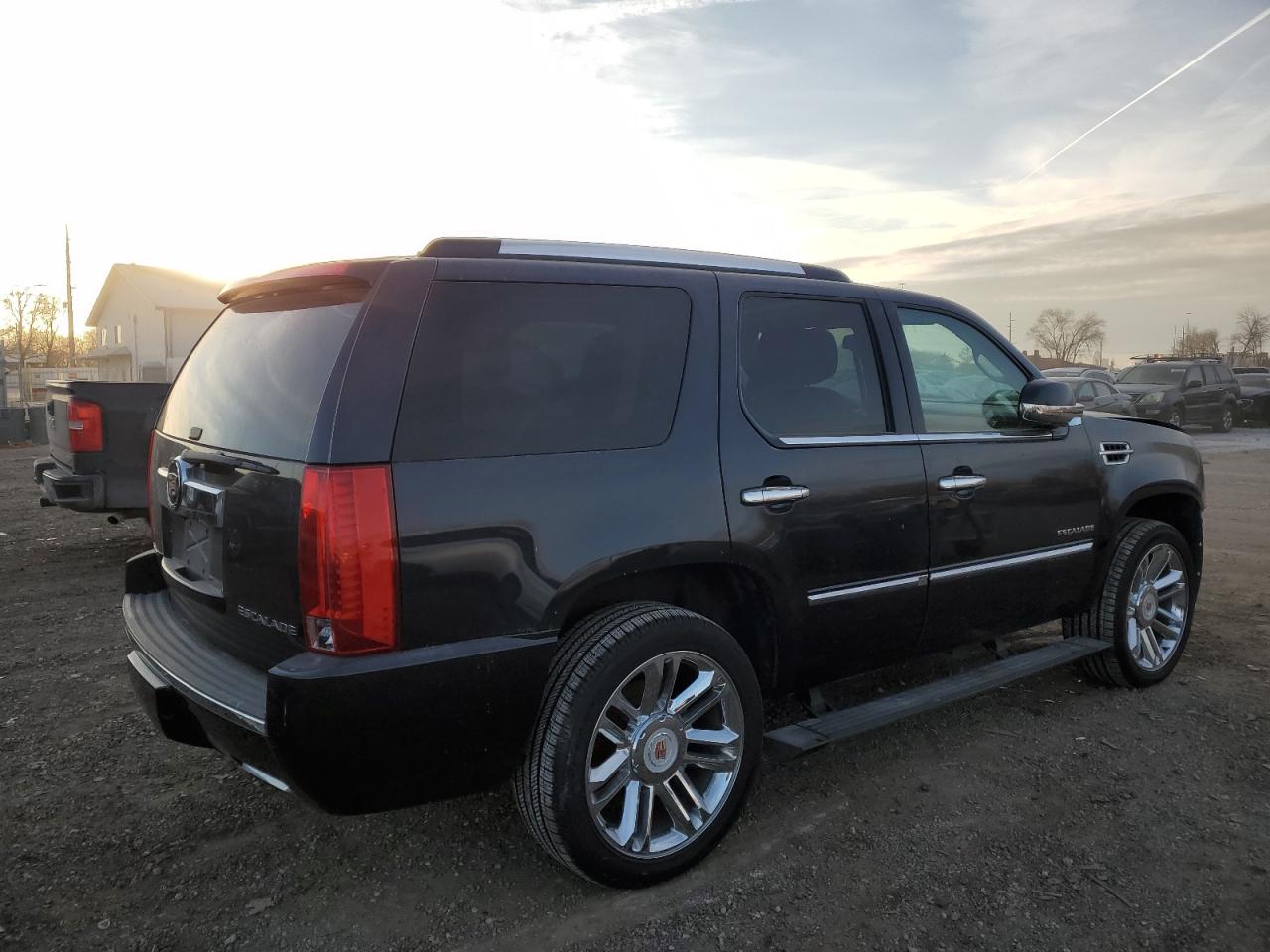 2013 Cadillac Escalade - Image 3