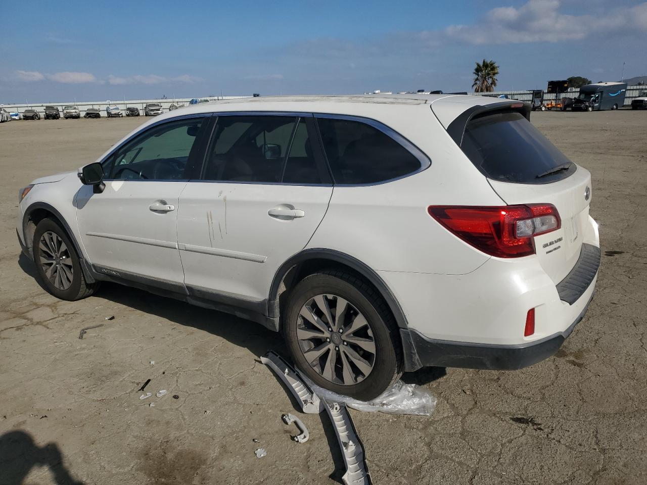 2015 Subaru Outback - Image 2