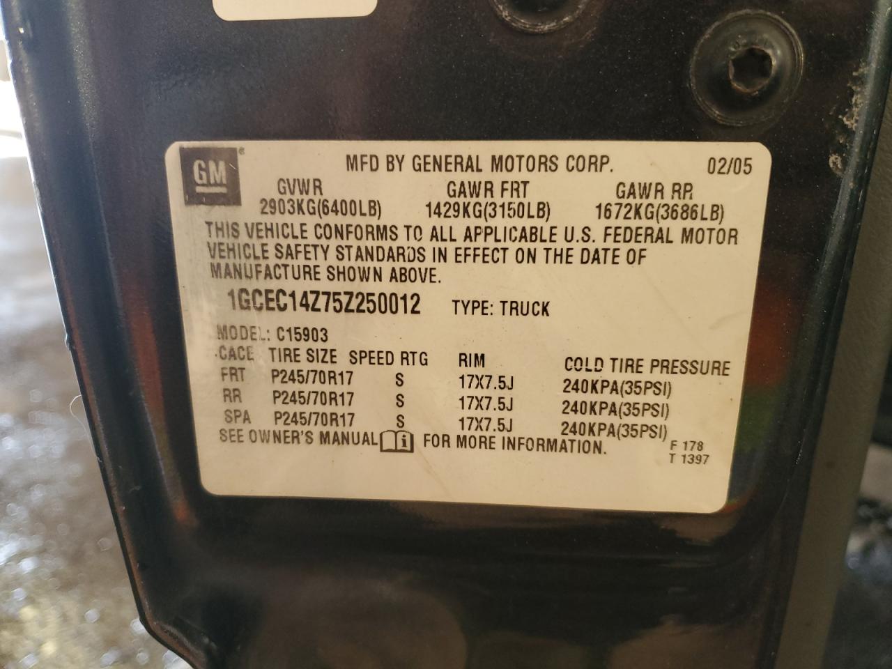 2005 Chevrolet Silverado - Image 12