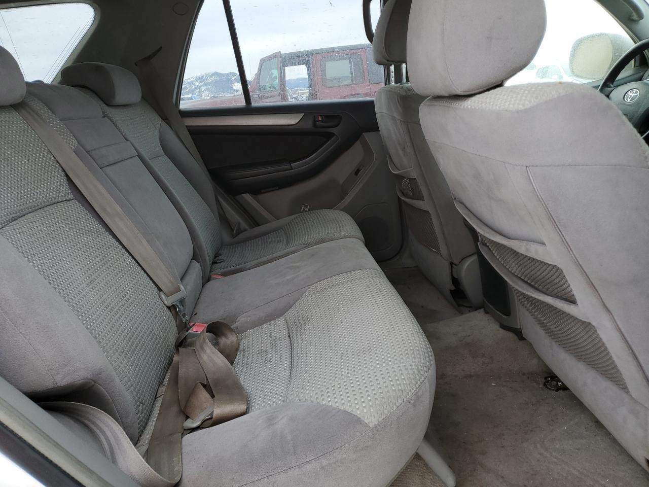 2005 Toyota 4Runner - Image 12