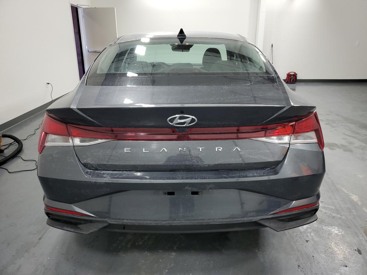 2021 Hyundai Elantra - Image 6