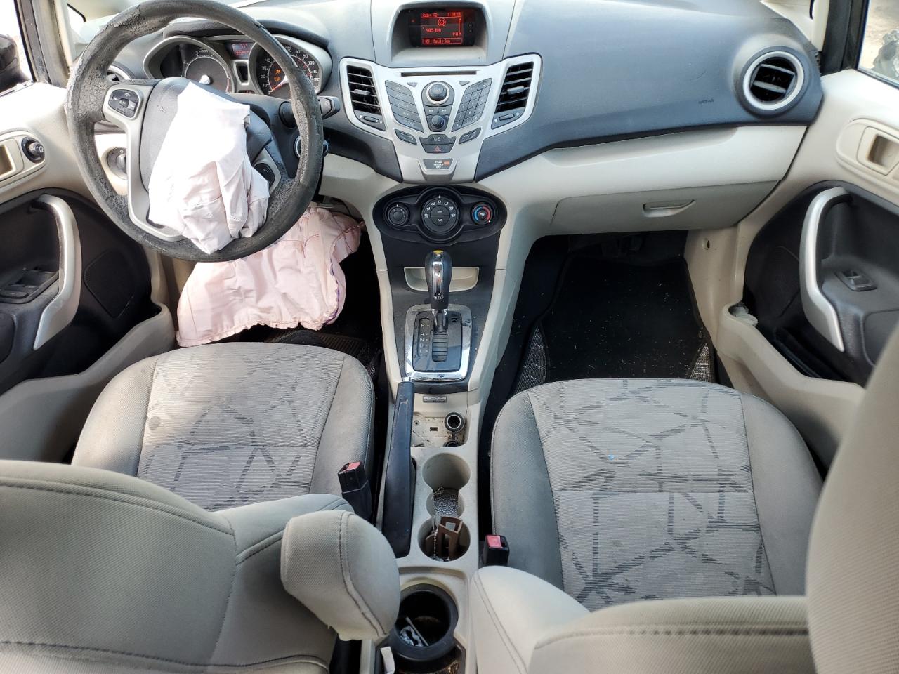 2012 Ford Fiesta - Image 8