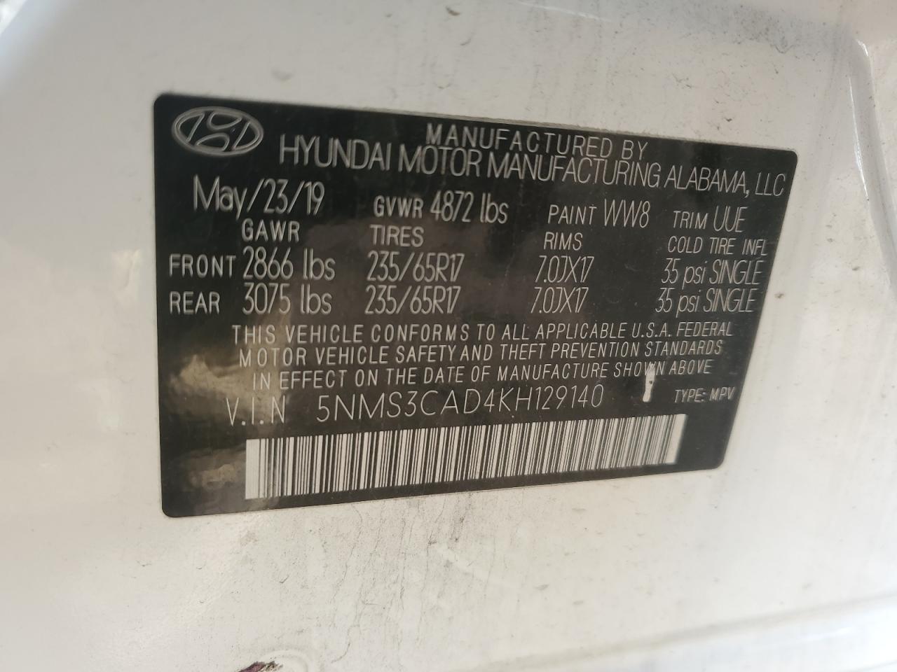 2019 Hyundai Santa Fe - Image 13