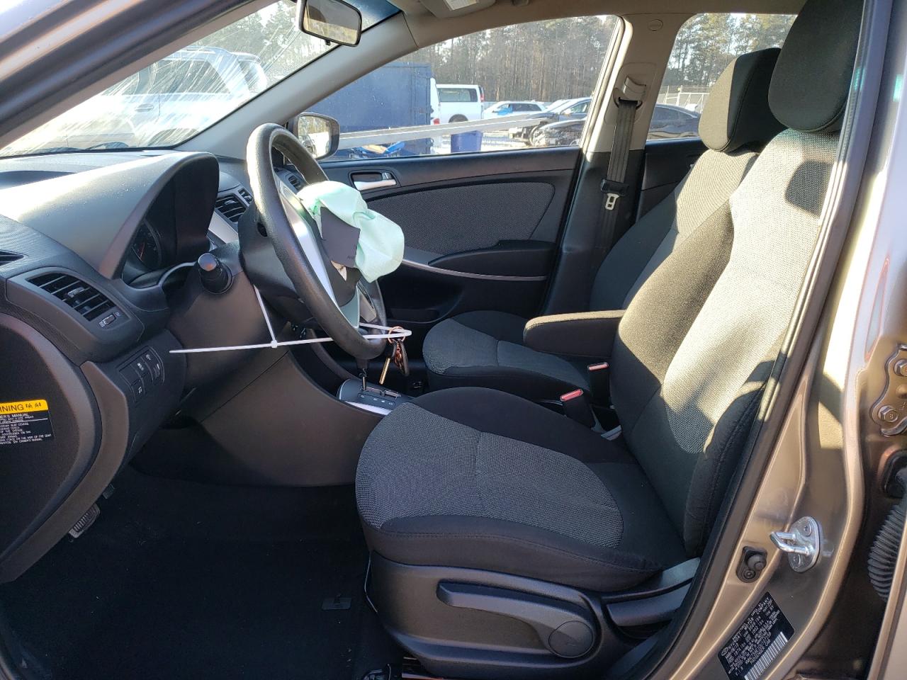 2013 Hyundai Accent - Image 7