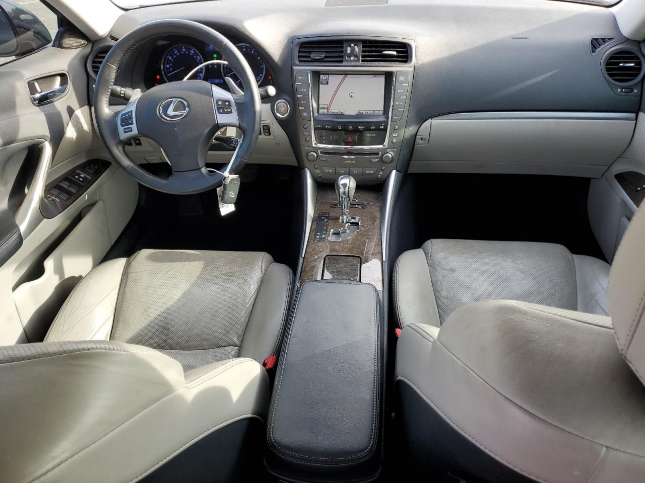 2011 Lexus IS - Image 8