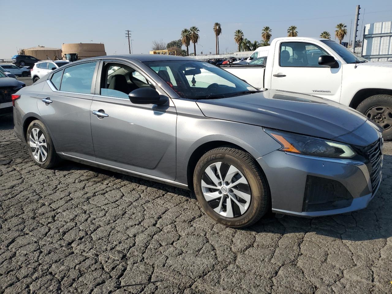 2024 Nissan Altima - Image 4