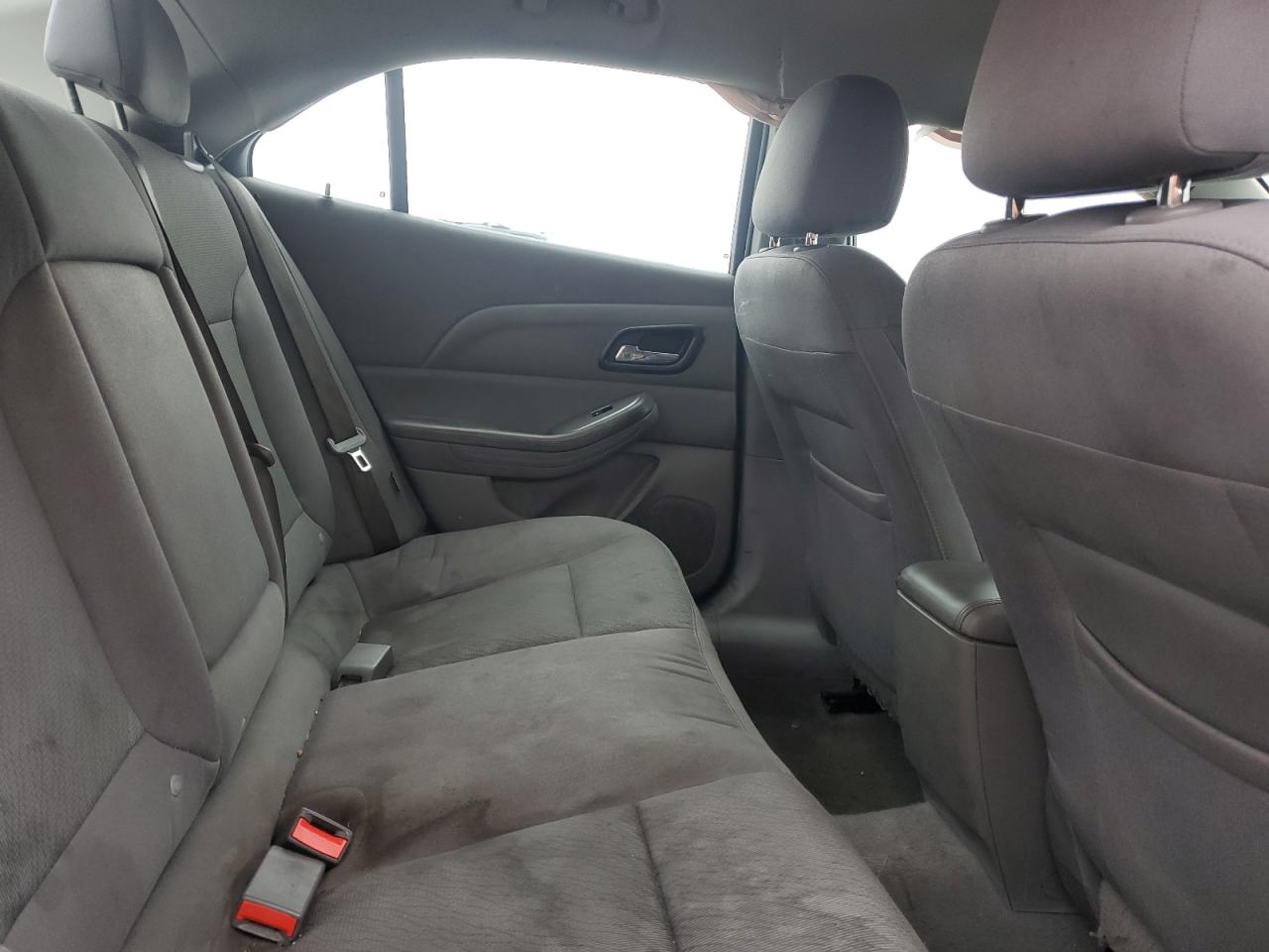 2015 Chevrolet Malibu - Image 10