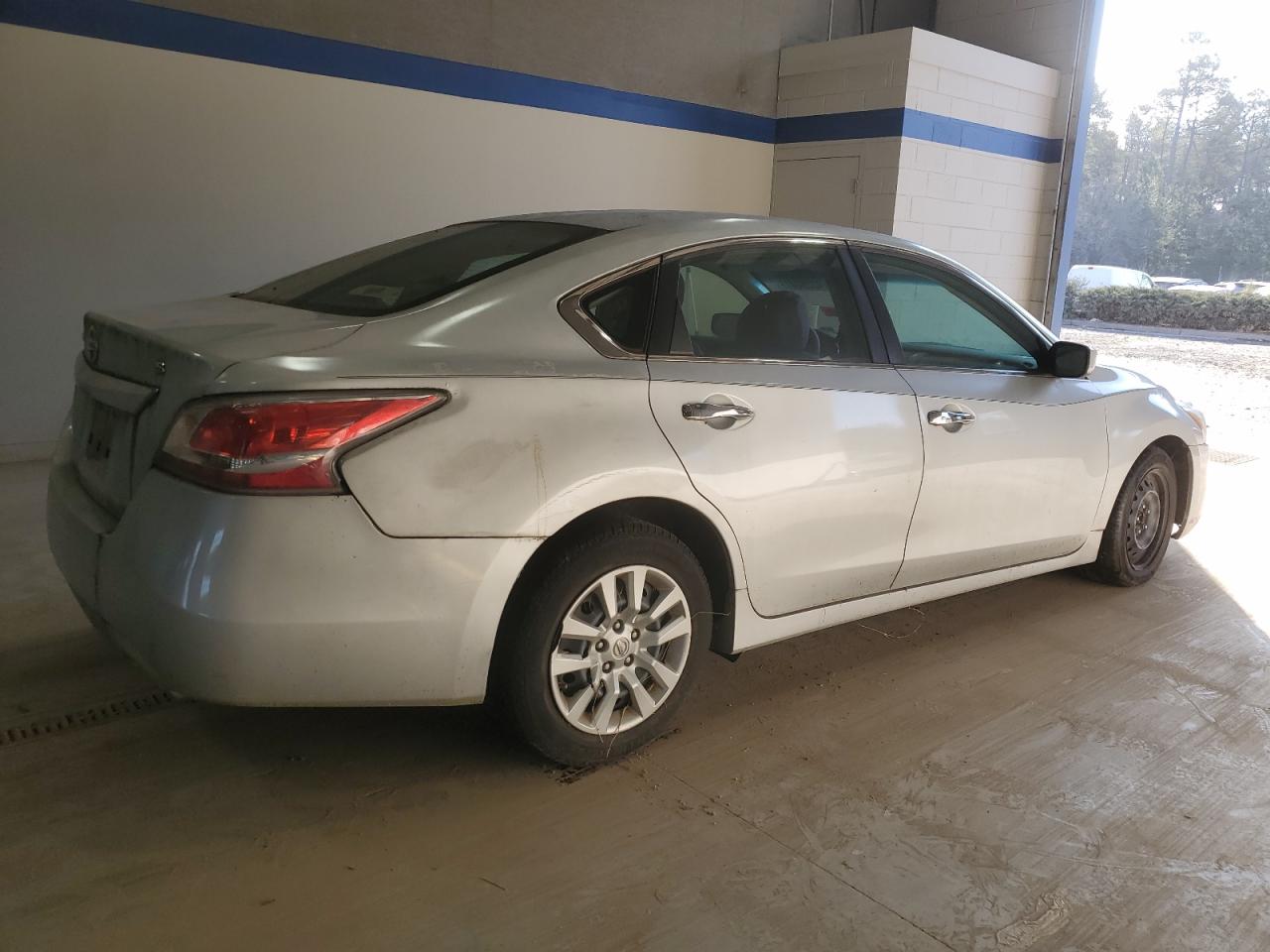 2015 Nissan Altima - Image 3