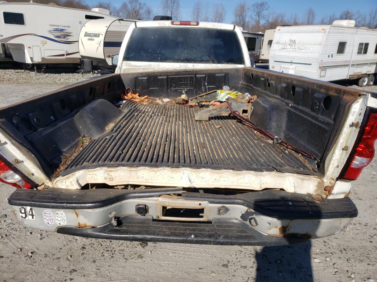 2005 Chevrolet Silverado - Image 10