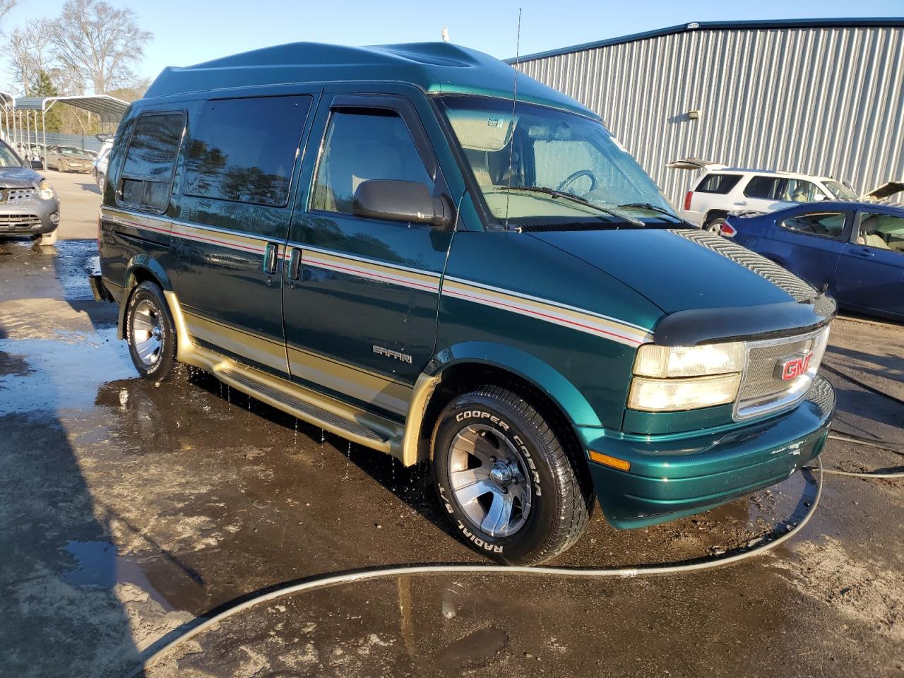 1998 GMC Safari - Image 4