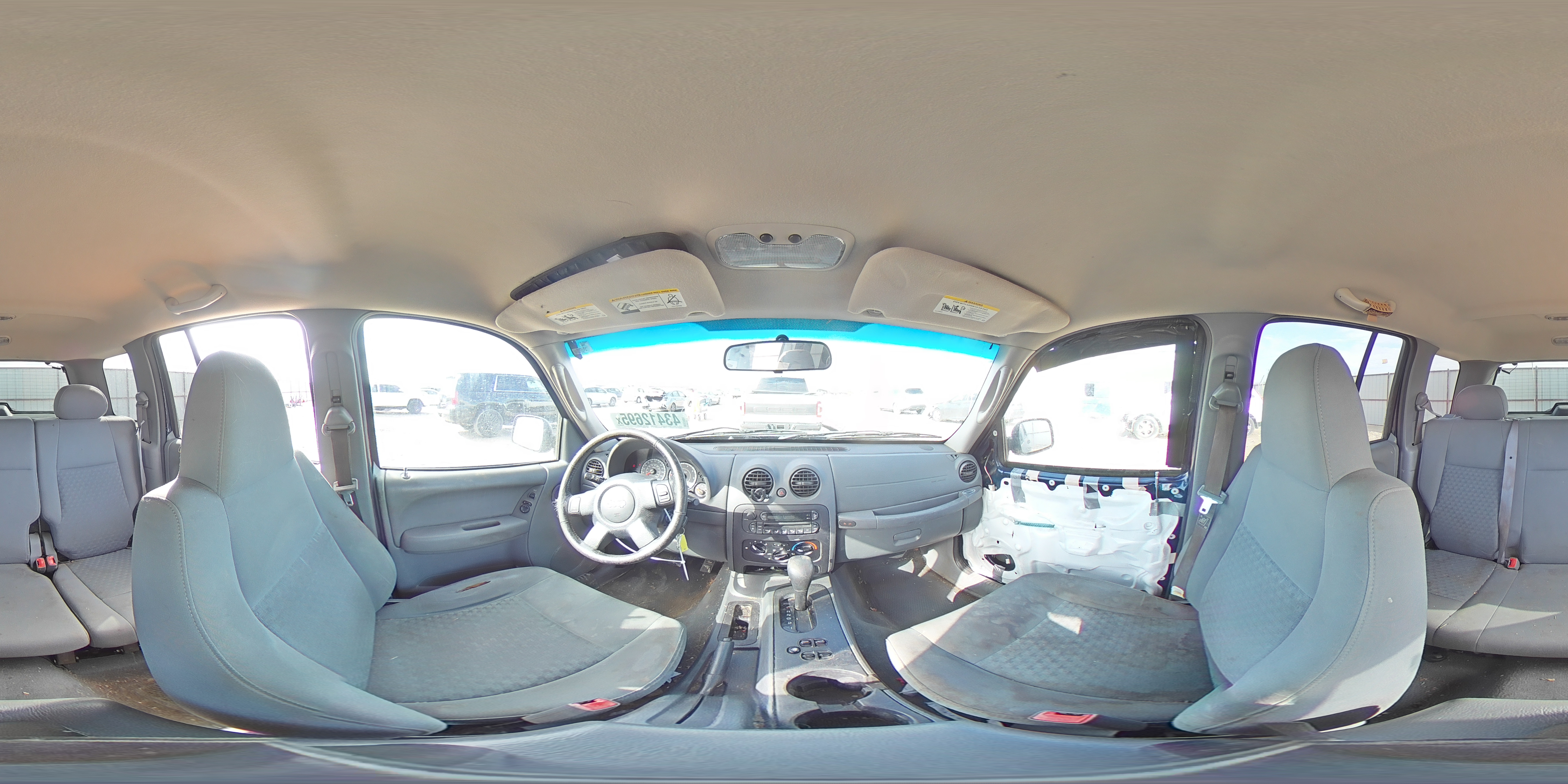 2005 Jeep Liberty (North America) - Image 13