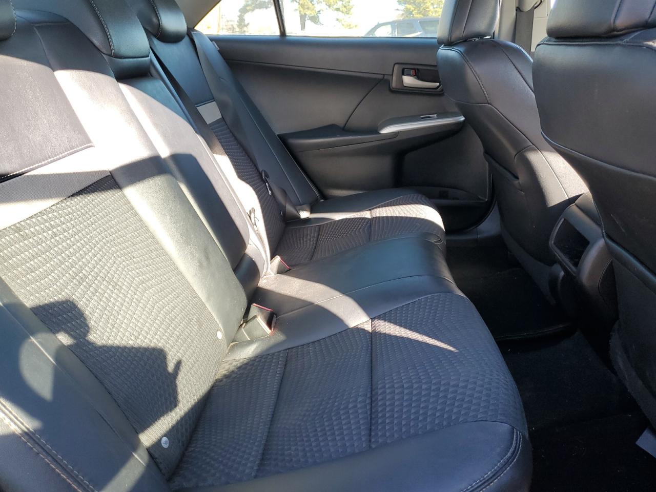 2014 Toyota Camry - Image 10